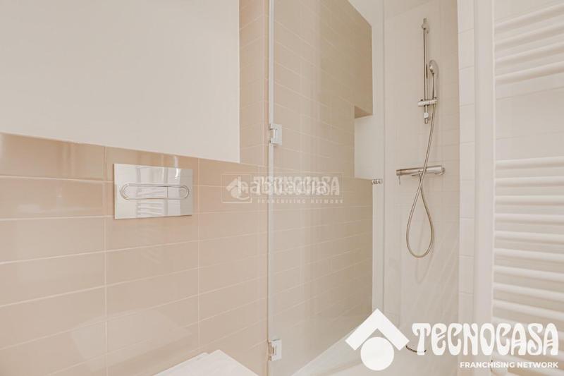 Foto 4d1783db-555f-46d6-a41a-2da47d4fb176. Piso  en venta en Sants Barcelona