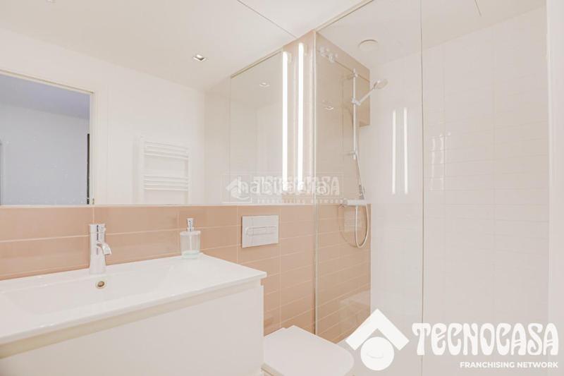 Foto 7f0d4beb-12f1-487e-babd-1438365f45fd. Piso  en venta en Sants Barcelona