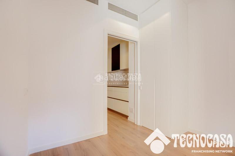 Foto a1c5a4e9-ec07-4f74-95bd-c01a8562551b. Piso  en venta en Sants Barcelona