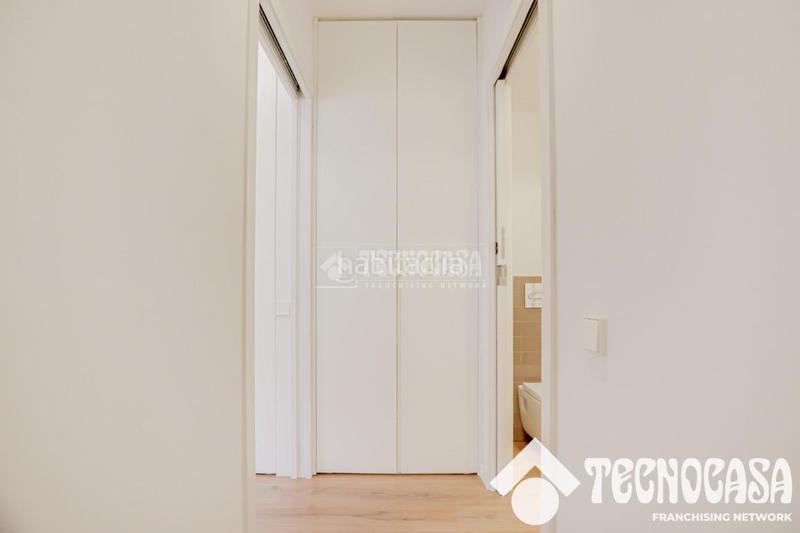 Foto a894a0c4-e618-43de-8800-b63a4f1fc307. Piso  en venta en Sants Barcelona