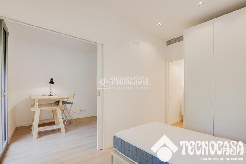 Foto e6034a31-2e94-4f92-a173-1c43c9284437. Piso  en venta en Sants Barcelona