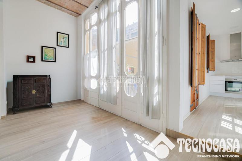 Foto 10e31976-bf6f-4dfb-b30d-50a4523be42a. Flat with heating in Sants Barcelona