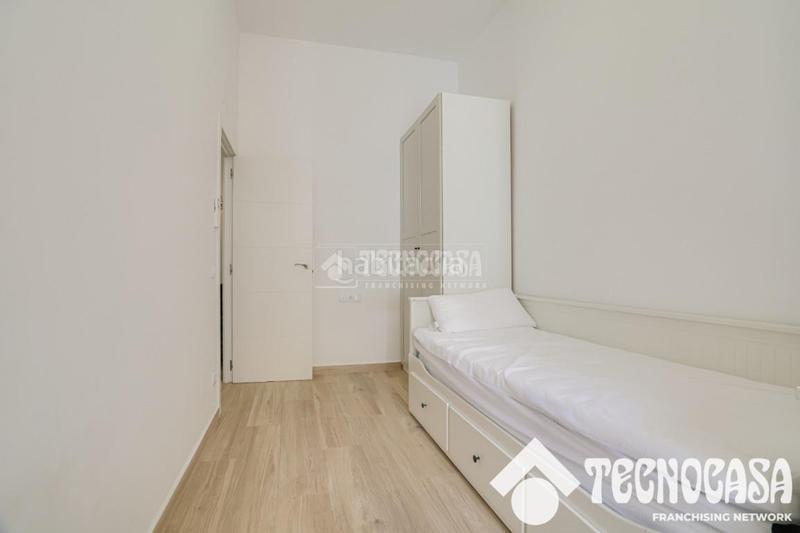 Foto 92b56f3e-8549-49dd-9d81-866e43755aea. Flat with heating in Sants Barcelona