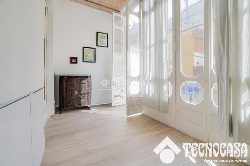 Foto c0d3b668-35c3-4d74-8014-b6f9465c09c4. Flat with heating in Sants Barcelona