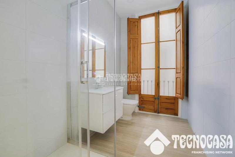 Foto feb3f8fd-1151-444f-9709-0b4b425537fd. Flat with heating in Sants Barcelona