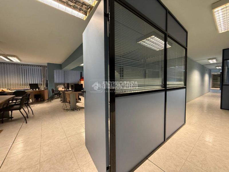 Foto b8820632-a2db-4b23-b2d9-41536b90aac7. Local comercial amb calefacció a Sants Barcelona