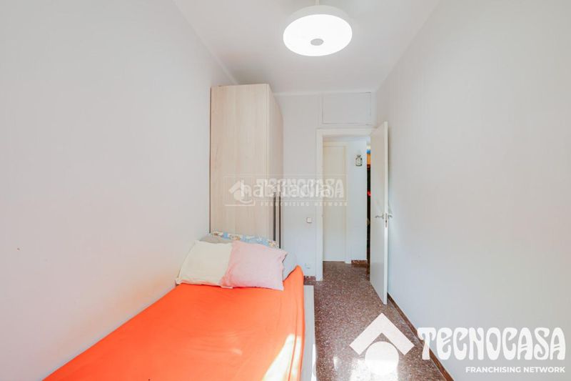 Foto bed4a7e4-c742-4b26-ad21-8ab214264a52. Pis amb calefacció a Sants Barcelona