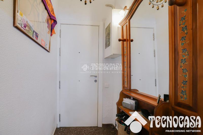 Foto c3ac5cd2-3c1a-4a50-b180-0138d5c7e10f. Pis amb calefacció a Sants Barcelona