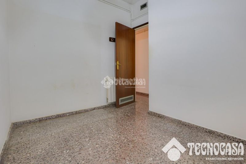 Foto e049dc0d-9430-46fd-9c81-16d7b3ad6f6c. Pis amb calefacció a Hostafrancs Barcelona