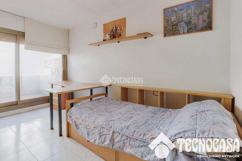 Foto 4dd70b59-bcba-4483-9a33-c4eb6ccfe6d5. Àtic amb calefacció a Sants Barcelona