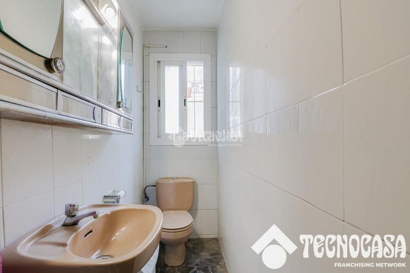 Foto c8ff0985-e372-4b8f-aa15-c38a7326e841. Àtic amb calefacció a Sants Barcelona