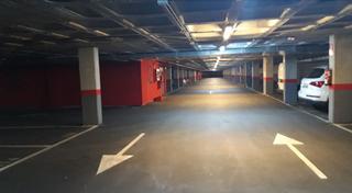 Aparcament cotxe a Calle de francisco aritio 158. Venta de categorías especiales en calle francisco aritio nº 158