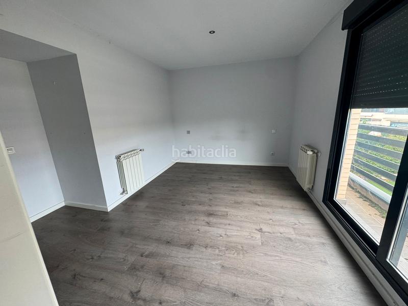 Foto bcf846c1-1536-434f-87f7-6c70497e234e. Chalet con riscaldamento parcheggio piscina in Cabanillas del Campo