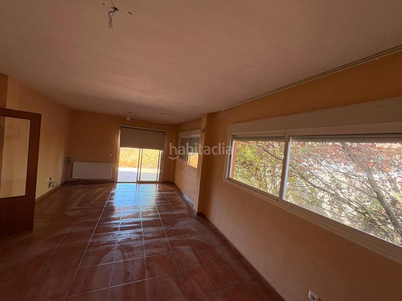 Foto f4f59ddf-ba01-4c8d-8dfc-60e97ee9be6a. Chalet con camino riscaldamento parcheggio piscina in Chiloeches