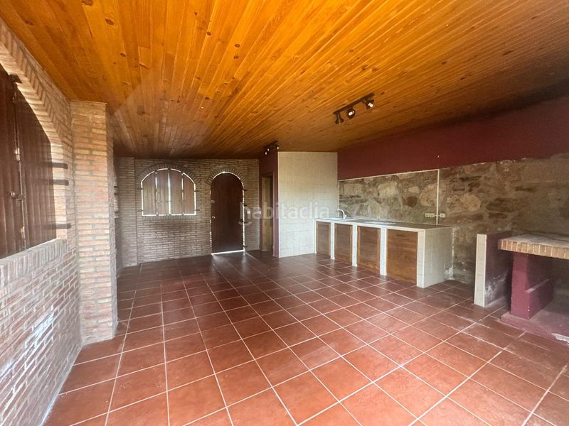 Foto d09e4b9d-8c72-4b60-8111-565ce76b4cf1. Xalet amb xemeneia calefacció piscina a Casar (El)