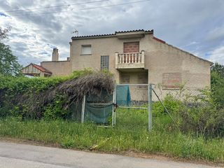 Chalet  Calle ronda de manchester. Oportunidad de adquirir esta vivienda, para terminar de construi