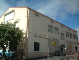 Edifici  Calle real. Venta en un edificio de dos plantas de 1054 m2, en el  municipio