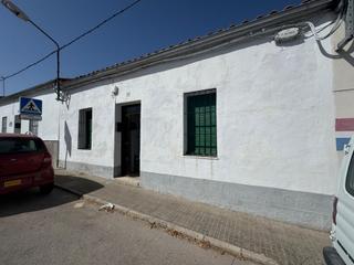 Masia a Valencia de Alcántara. Casa de planta baja con patio en valencia de alcantara