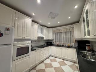 Appartement  Badajoz 63. Piso amplio con garajecochera en av. de badajoz san vicente