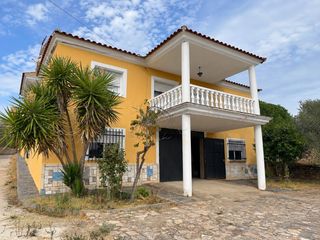 Chalet  Lugar tapada vegas. Chalet listo para entrar a vivir con parcela en valencia de alcá