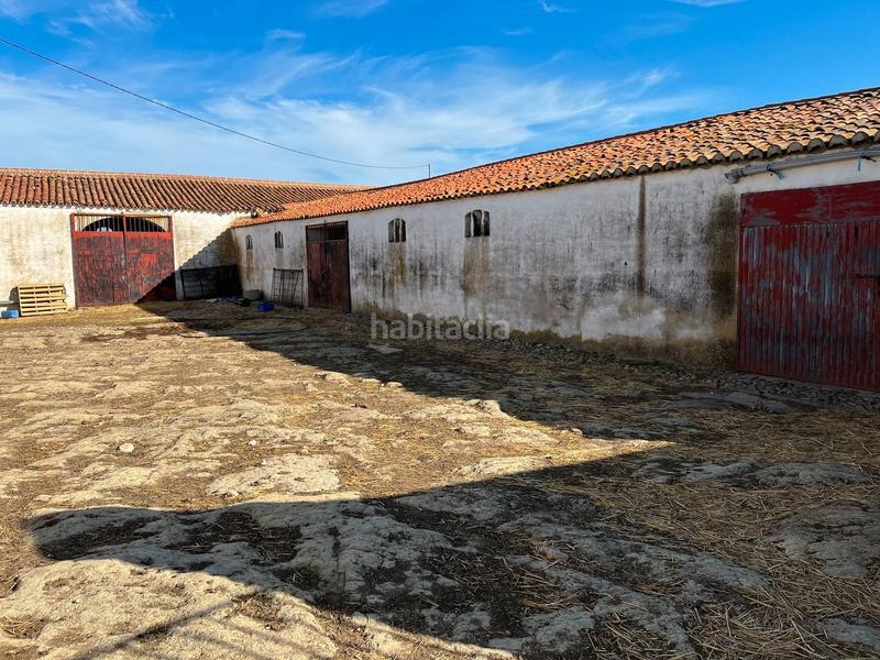 Foto 1cdd2bba-028a-4909-ac7f-381a8525154c. Finca rústica en vía 0 en Valencia de Alcántara