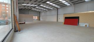 Lloguer Nau industrial  Calle ballariain. Oportunidad se alquila nave comercial en una zona muy buena de a