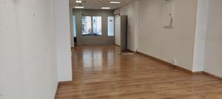 Local Comercial en Rochapea. Local en la rochapea de 120 m2 con dos entradas