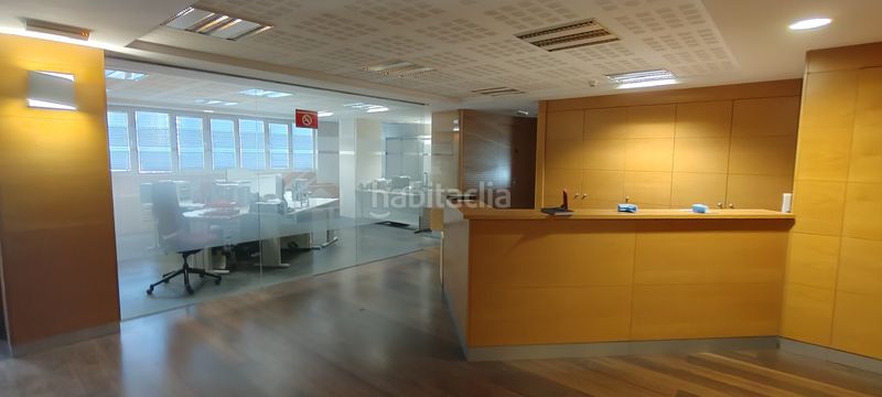 Foto cd89e03a-1d0a-4a93-9819-02a9e084f0c3. Oficina oportunidad de venta de oficinas en miguel astrain en Pamplona / Iruña
