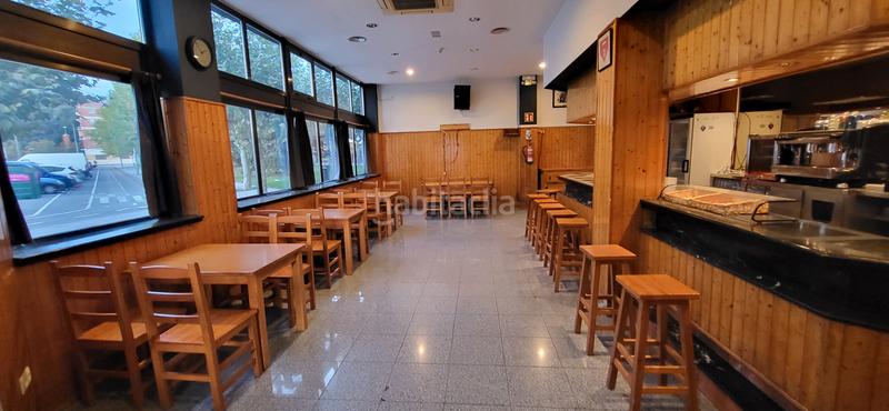 Foto 7fd9664b-1e3e-4785-a8b8-b017039c53c8. Local comercial ocasion se vende bar en la Chantrea en Pamplona / Iruña
