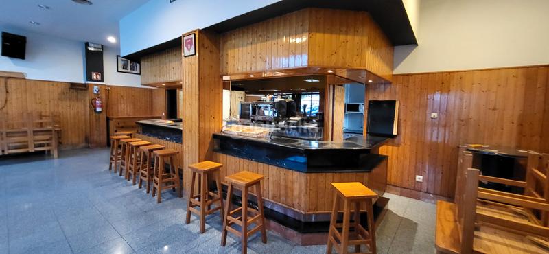 Foto dbb42292-123f-4d03-bdfe-4899cd8a7076. Local comercial ocasion se vende bar en la Chantrea en Pamplona / Iruña