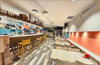 Locale commerciale in Barañáin / Barañain. Oportunidad de venta de bar en funcionamiento