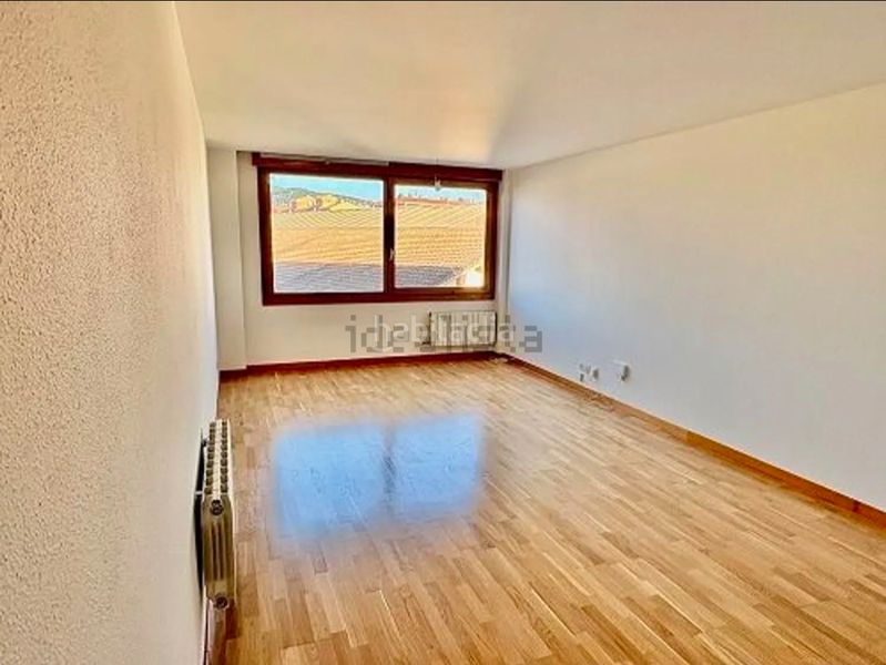 Foto b8fd48a3-fc85-4bbf-9e3e-42a777b6970e. Piso en Burlada