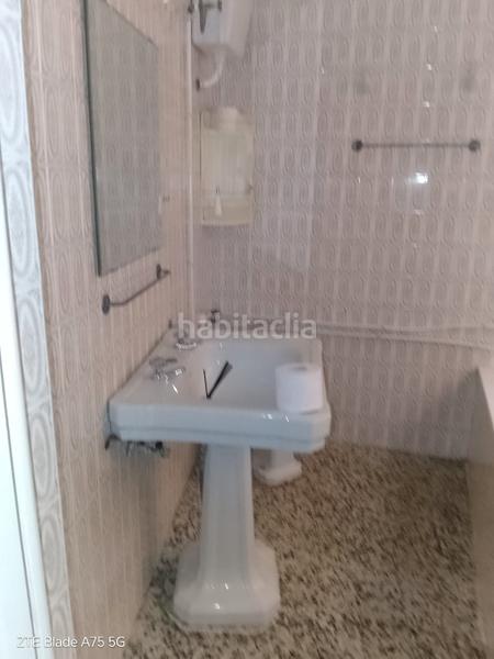 Foto 05a0ac1b-8745-42c9-9a22-7e55ef79e3c3. Casa  de dos plantas en avda. menendez pelayo en Línea de la Concepción (La)
