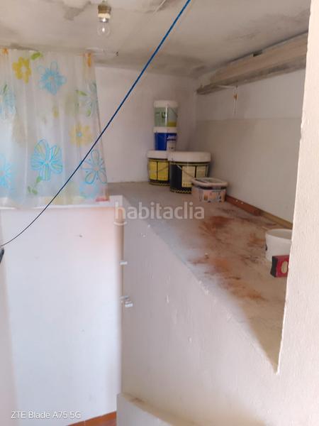 Foto b4871220-6f7b-40df-a63f-1854a5a4354a. Casa  de dos plantas en avda. menendez pelayo en Línea de la Concepción (La)