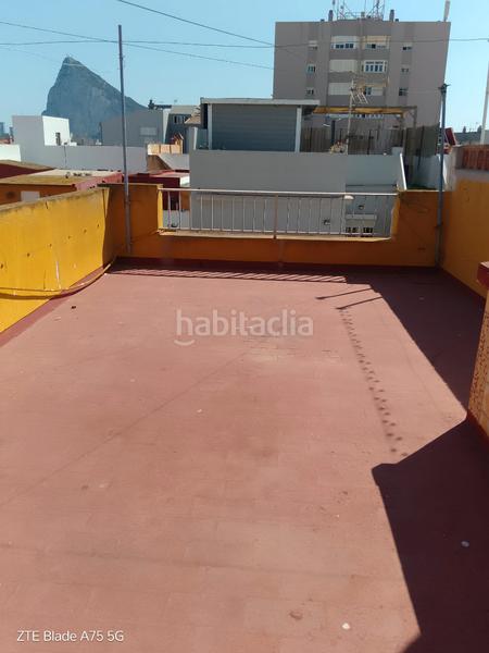 Foto dedc7b5b-f9c1-43d1-8020-25dbebe7683d. Casa  de dos plantas en avda. menendez pelayo en Línea de la Concepción (La)