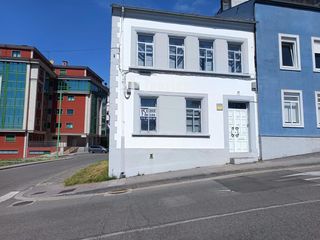 Semi detached house  Escocia. Casa en rua escocia