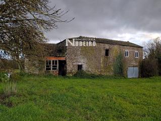 Casa  Castelo. Casa de piedra en otero de rei
