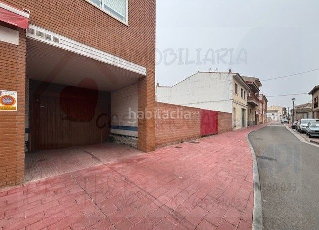 Foto 73579419-b28b-4c27-877c-f131ff5d05b3. Aparcament cotxe a Puebla de Alfindén (La)