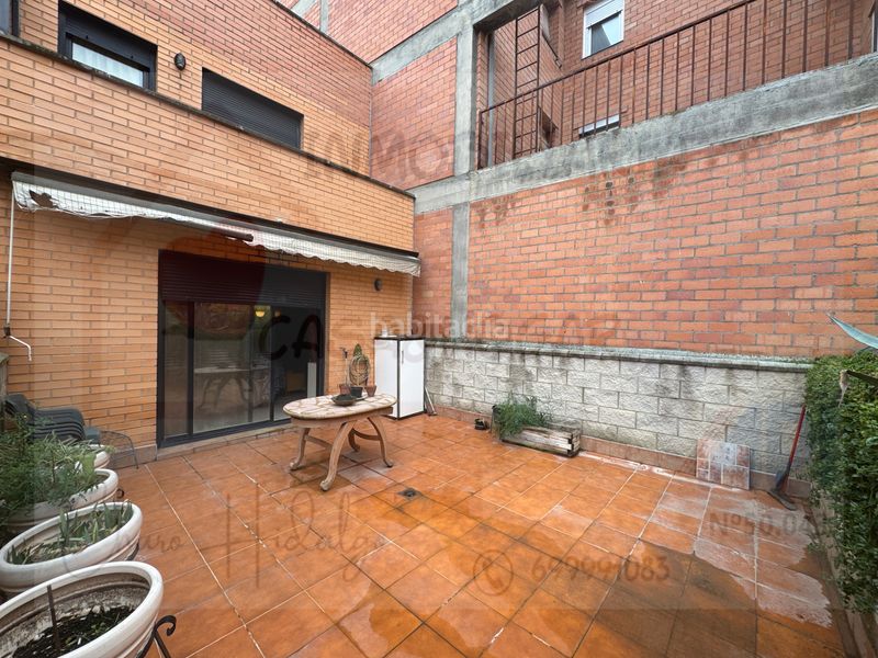 Foto 196c0a79-b483-4d5d-8f21-e39d9935cc0e. Casa adossada amb xemeneia calefacció aparcament a Zuera