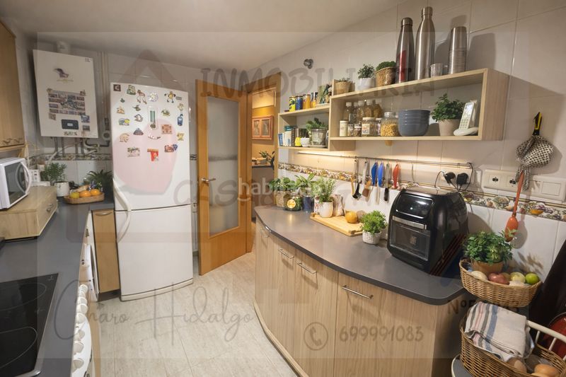 Foto ae80afb6-c584-42c7-9843-90f6737aacb7. Casa adossada amb xemeneia calefacció aparcament a Zuera