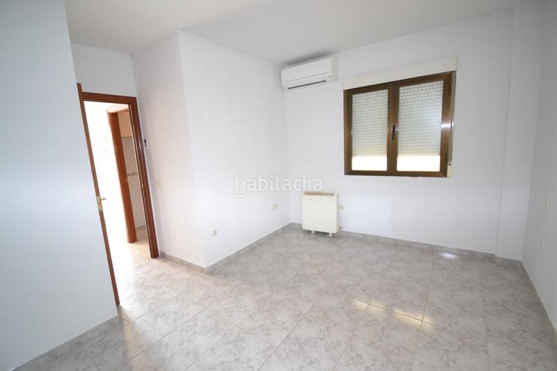 Foto 8dea1960-1ffb-4858-94f9-11f2be854ee0. Haus in calle república argentina 10 in Malpartida de Plasencia