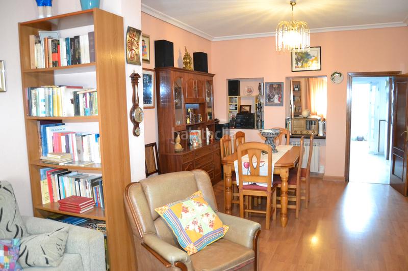 Foto 7baab72d-5037-4b40-ac53-e04bd5274507. Casa con riscaldamento in Miralvalle - Av. Virgen del Puerto - La Data Plasencia