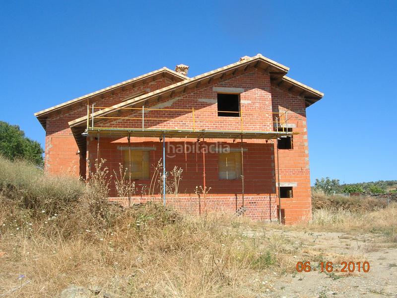 Foto 6086daa6-7df9-42f8-8d8b-cbcd98e8d0bc. Chalet in Malpartida de Plasencia