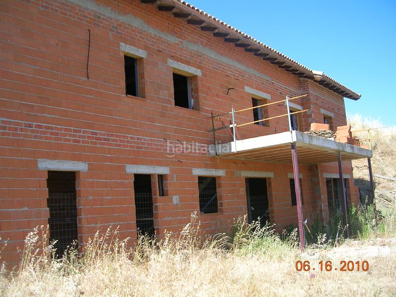 Foto d4043cf3-5a69-4bc0-8d9e-3ec8fa0d42f3. Chalet in Malpartida de Plasencia