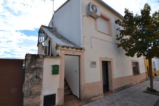 Casa adossada  Calle colina 16. Casa con dos viviendas en venta