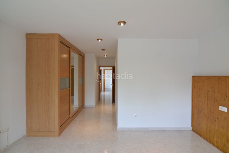 Foto ad8fc010-4e39-4c87-a3f7-4e2b0aafb8d4. Casa adossada amb calefacció a Malpartida de Plasencia
