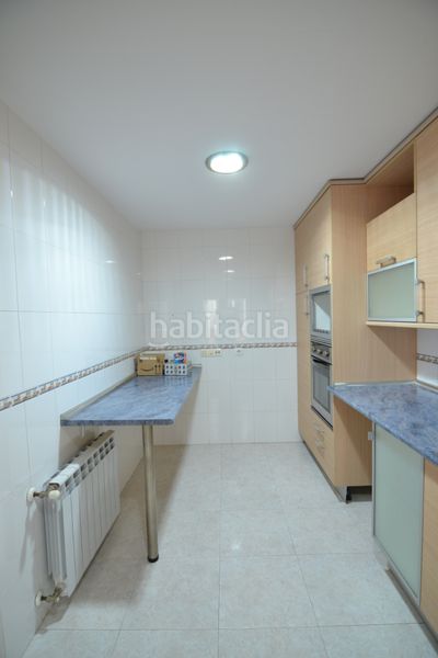 Foto bb7cde52-1b0a-4cf7-ae80-136e6057103d. Casa adossada amb calefacció a Malpartida de Plasencia
