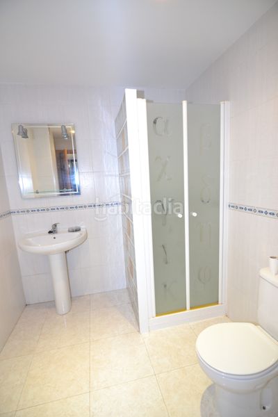 Foto e3a1bb87-c4e6-400f-97c1-7b78e4af782e. Casa adossada amb calefacció a Malpartida de Plasencia