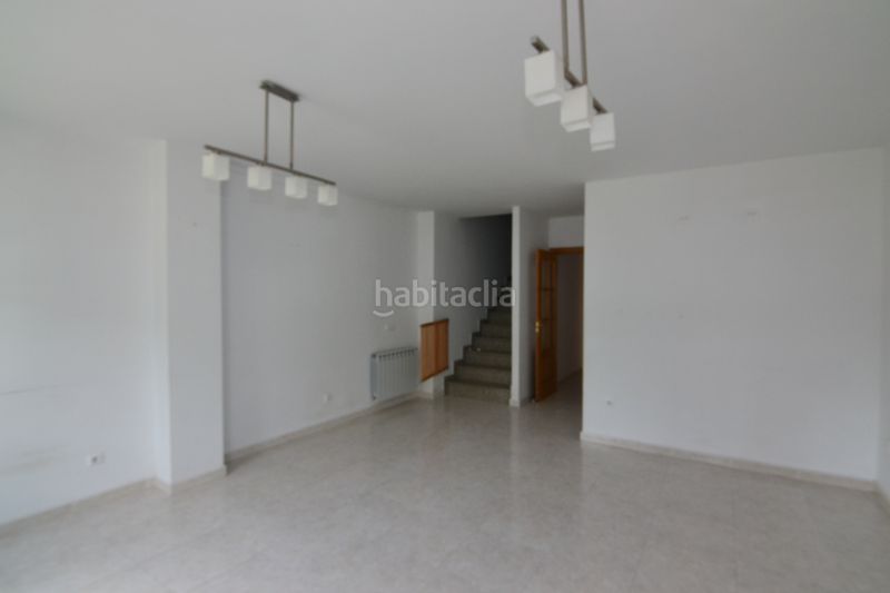 Foto f815e9ba-3096-4183-be70-da077d0bead8. Casa adossada amb calefacció a Malpartida de Plasencia