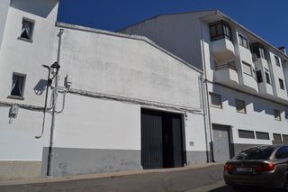 Geschäftsraum in Plaza de picasso 4. Local en bruto en malpartida de plasencia